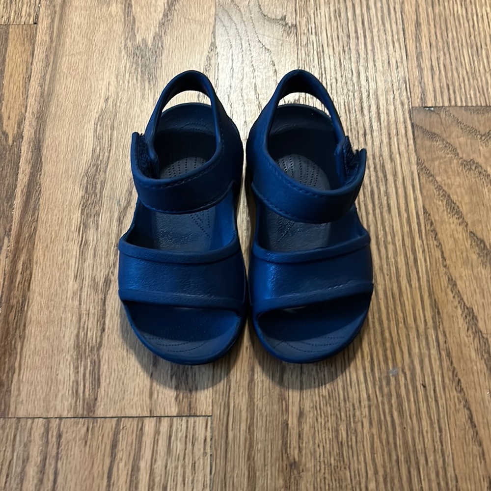 Toddler slides 🛝 size 9c